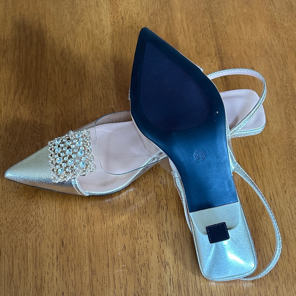 Elegant Gold Women's Shoes with Rhinestone Detail